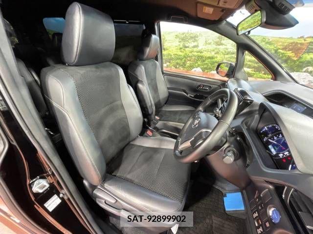 Toyota VOXY HYBRID 2021-06 322895-8