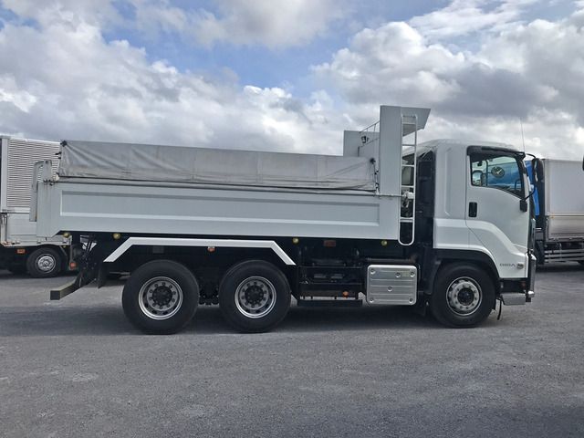 Isuzu GIGA 2019-03 184387-8
