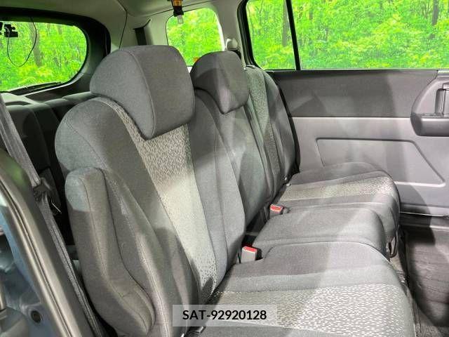 Mazda PREMACY 2011-08 325421-9