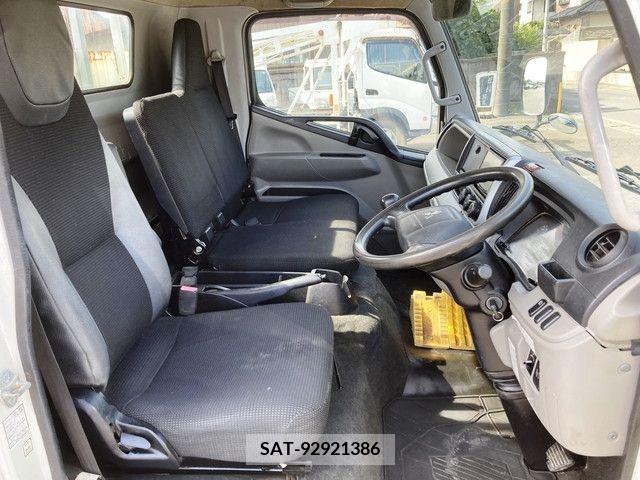 Mitsubishi CANTER 2017-07 347434-19