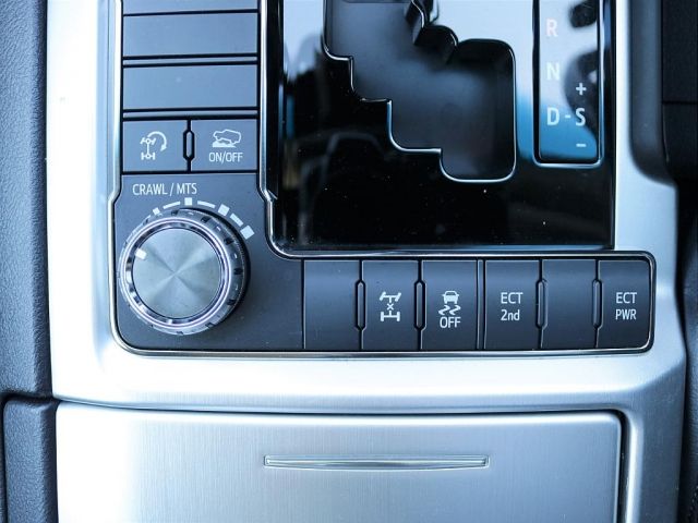 Toyota LAND CRUISER 2016-01 11300-13