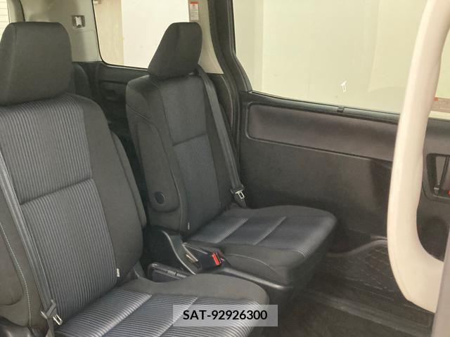 Toyota VOXY 2014-11 370447-10