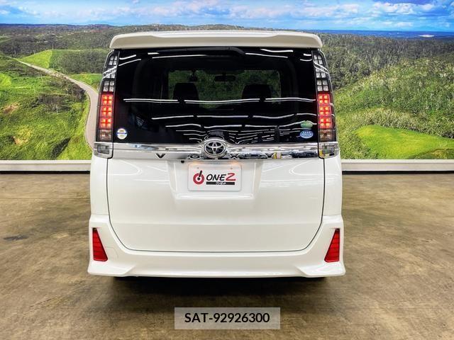 Toyota VOXY 2014-11 370447-14