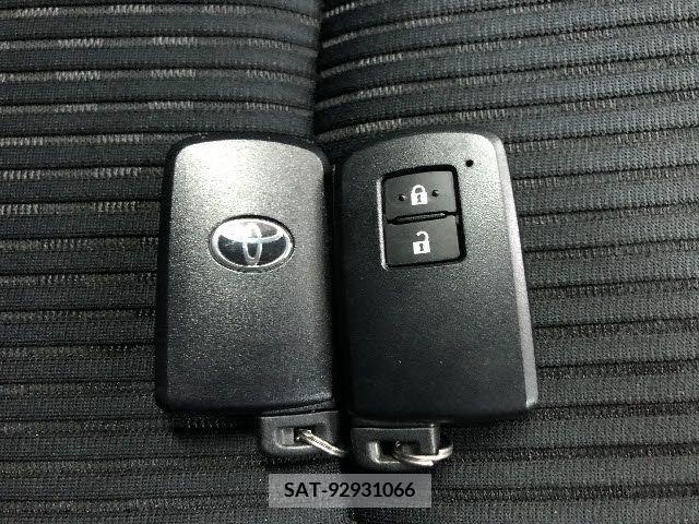 Toyota PRIUS ALPHA 2017-10 322185-15