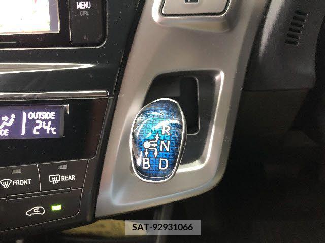 Toyota PRIUS ALPHA 2017-10 322185-14