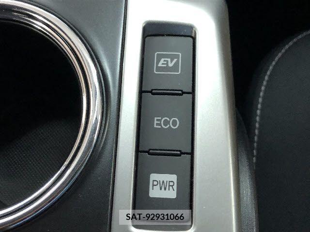 Toyota PRIUS ALPHA 2017-10 322185-11