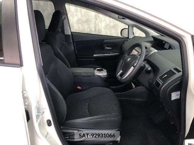 Toyota PRIUS ALPHA 2017-10 322185-9