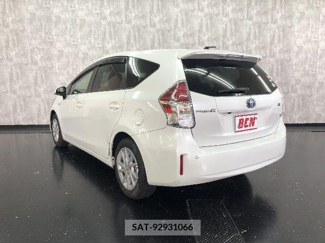 Toyota PRIUS ALPHA 2017-10 322185-8
