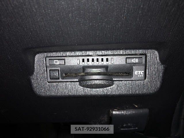 Toyota PRIUS ALPHA 2017-10 322185-17