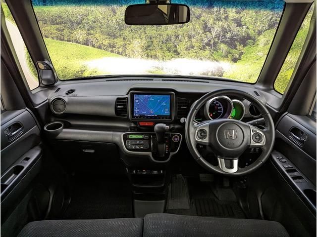 Honda N BOX 2017-01 184674-1