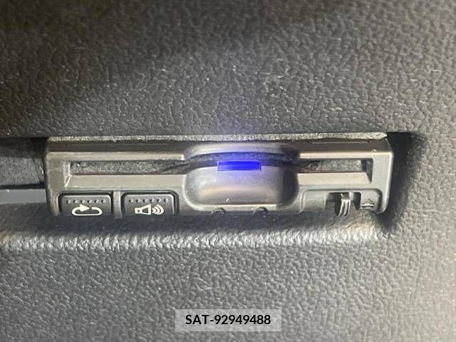 Toyota RACTIS 2013-05 313639-5
