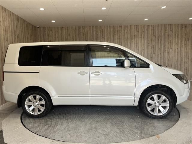 Mitsubishi DELICA D5 2018-09 18216-3