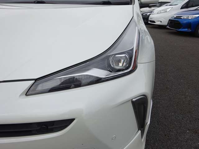 Toyota PRIUS 2019-04 12989-3