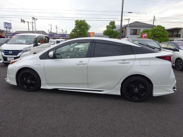 Toyota PRIUS 2019-04 12989-9