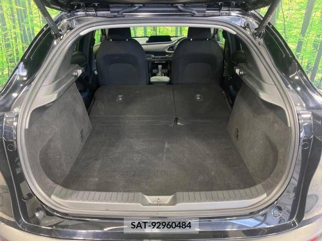 Mazda CX-30 2023-03 221701-10