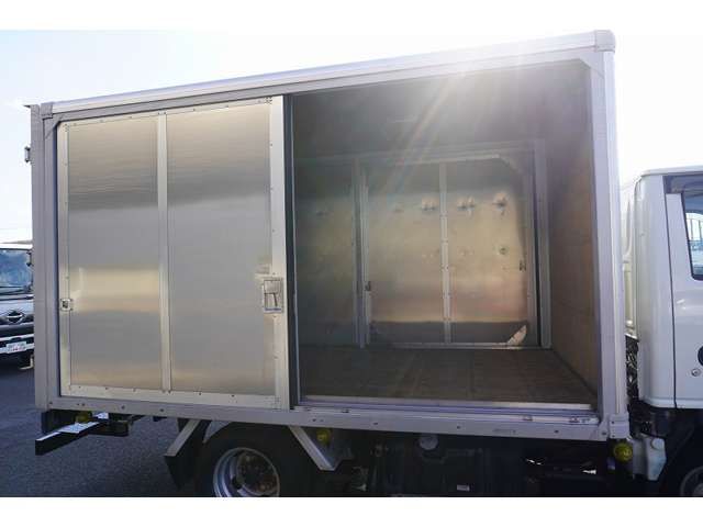 Isuzu ELF TRUCK 2017-10 195976-17