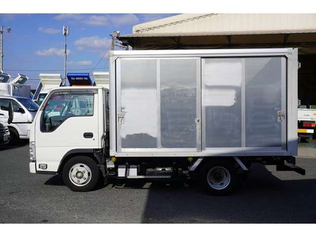 Isuzu ELF TRUCK 2017-10 195976-2