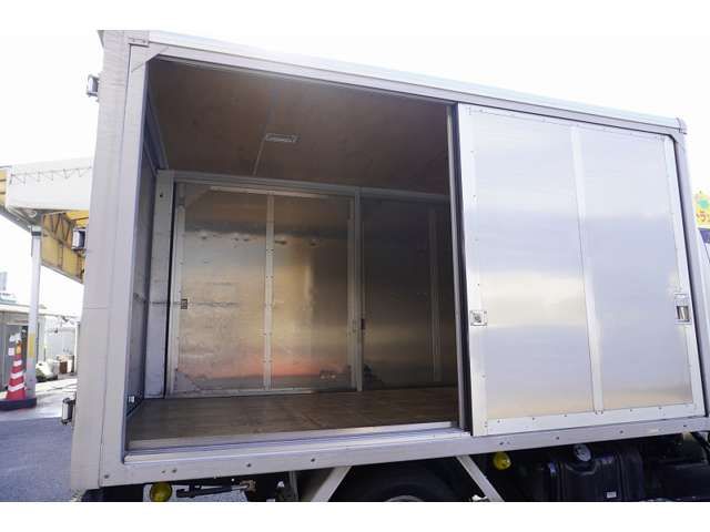 Isuzu ELF TRUCK 2017-10 195976-16