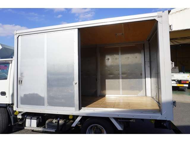Isuzu ELF TRUCK 2017-10 195976-15