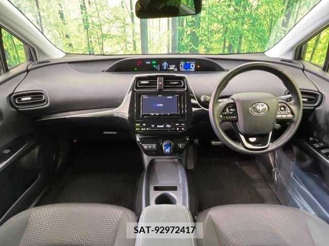 Toyota PRIUS 2019-08 221694-1