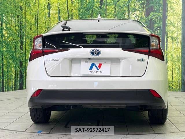 Toyota PRIUS 2019-08 221694-15