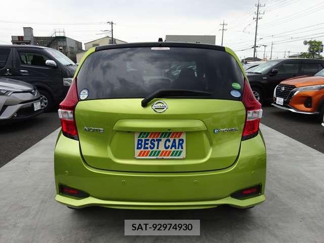 Nissan NOTE 2017-10 327666-6