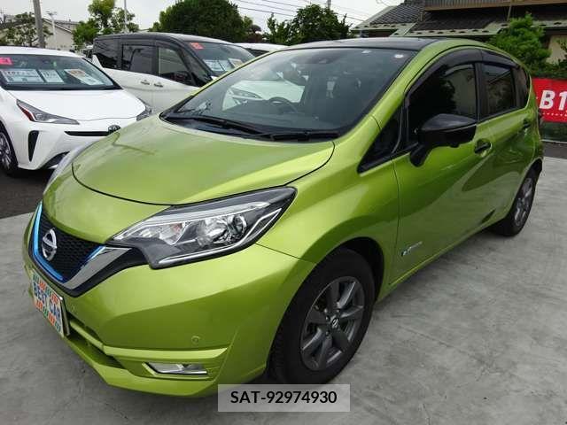 Nissan NOTE 2017-10 327666-5
