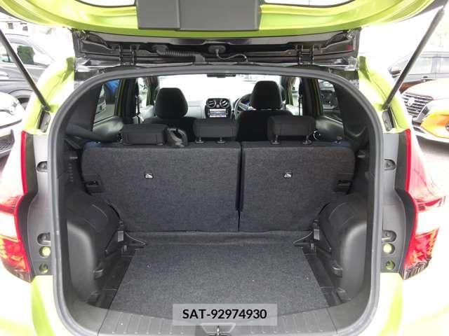 Nissan NOTE 2017-10 327666-8