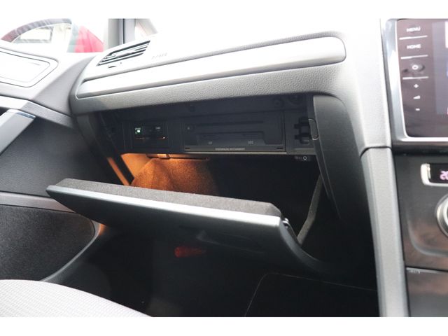 VolksWagen GOLF 2019-02 3339-25