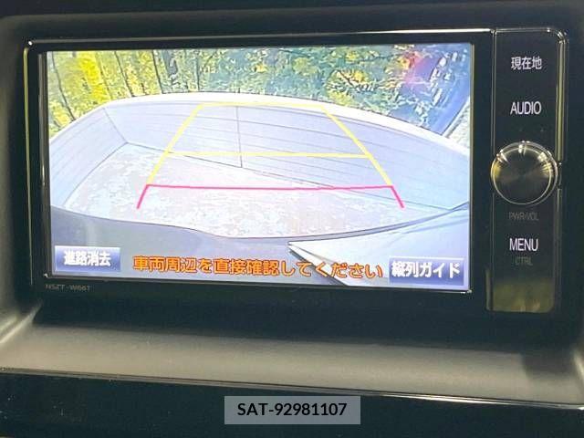 Toyota VOXY 2017-08 384676-3