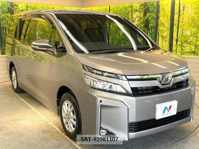 Toyota VOXY 2017-08 384676-17