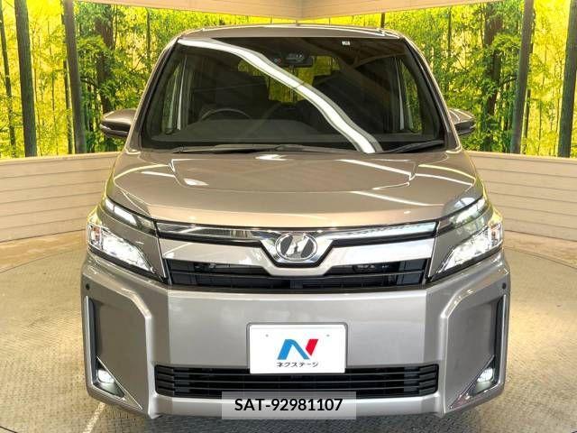 Toyota VOXY 2017-08 384676-15