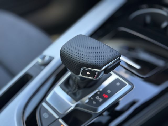 Audi A4 2023-02 15661-9