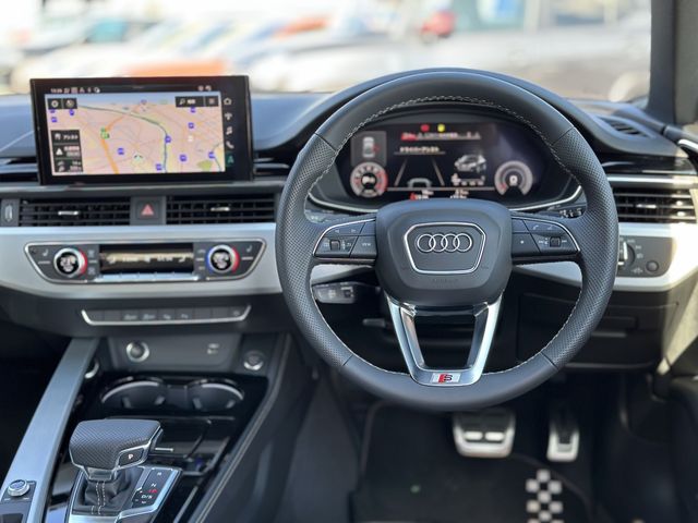 Audi A4 2023-02 15661-2