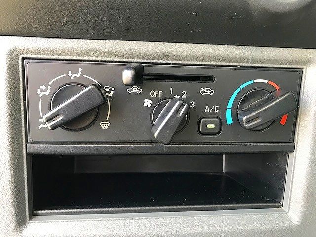 Mitsubishi MINICAB TRUCK 2011-08 22273-14