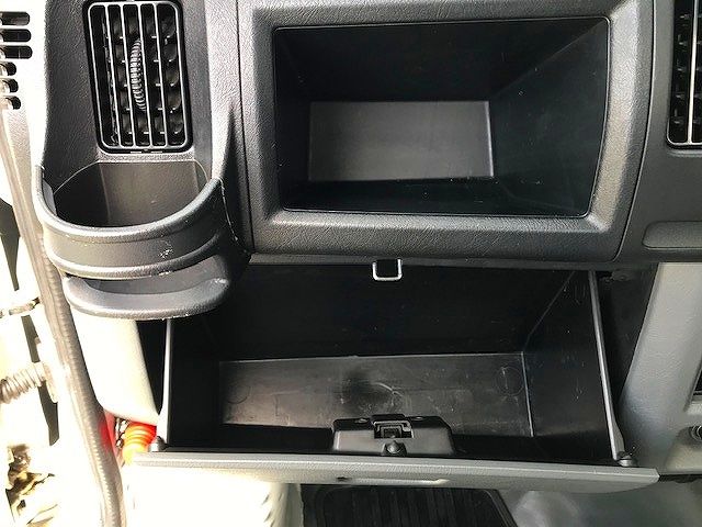Mitsubishi MINICAB TRUCK 2011-08 22273-26