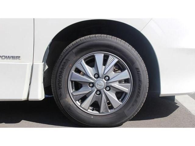 Nissan SERENA 2018-05 10855-8