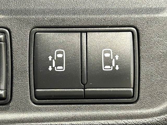 Nissan SERENA 2016-10 27023-7