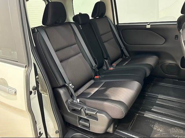 Nissan SERENA 2016-10 27023-5