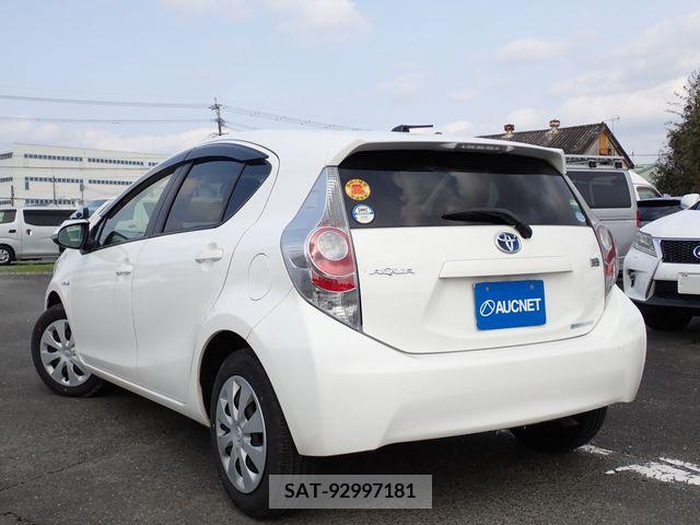 Toyota AQUA 2013-12 219293-2