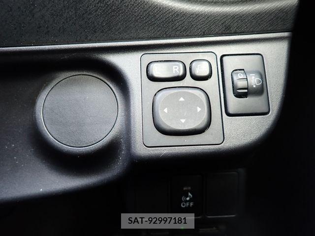 Toyota AQUA 2013-12 219293-5
