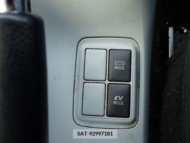 Toyota AQUA 2013-12 219293-11