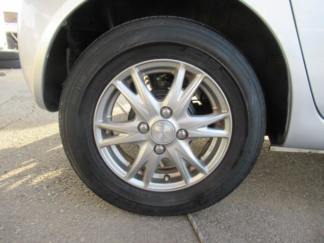 Daihatsu ESSE 2010-10 186872-17