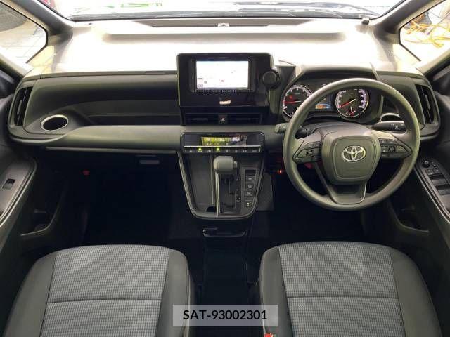 Toyota NOAH 2023-04 227866-1