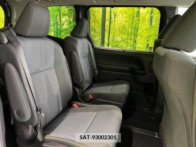 Toyota NOAH 2023-04 227866-9