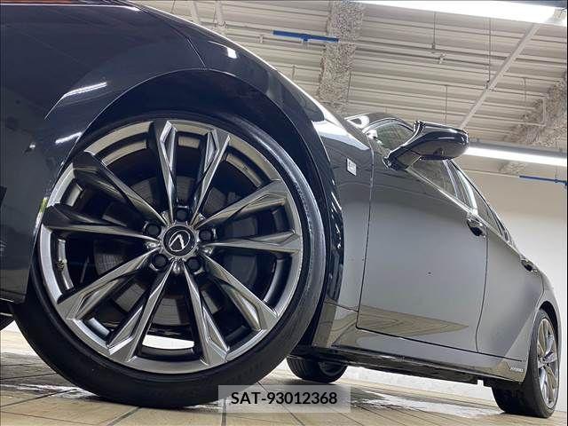 Lexus IS 2021-10 354086-10