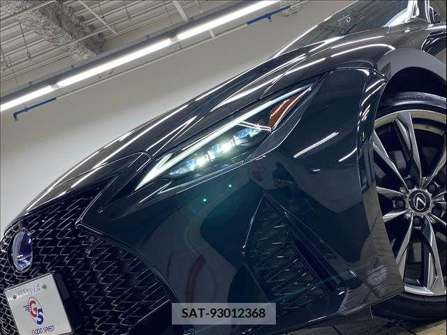 Lexus IS 2021-10 354086-9