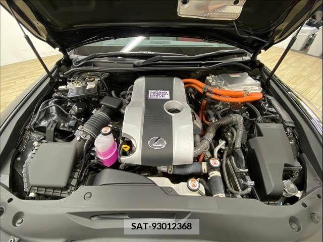 Lexus IS 2021-10 354086-13