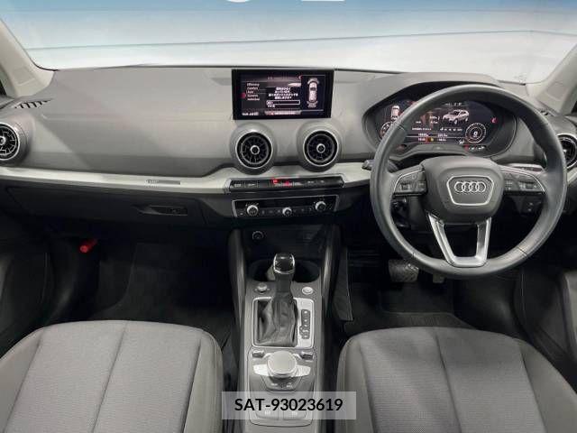 Audi Q2 2021-10 261184-1