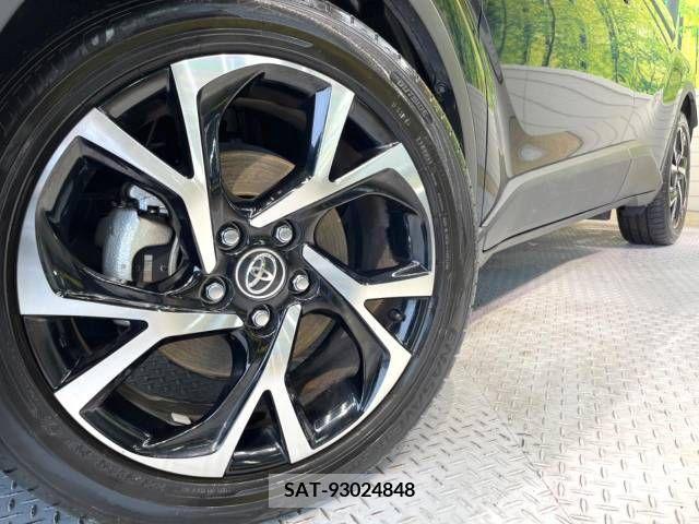Toyota C-HR 2018-09 264096-13